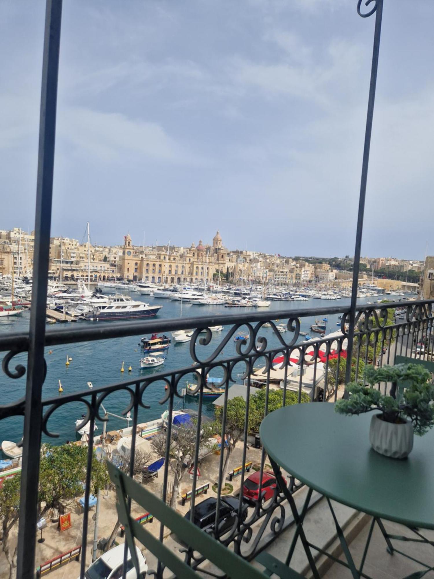 Korzo Suites Senglea Waterfront Екстериор снимка